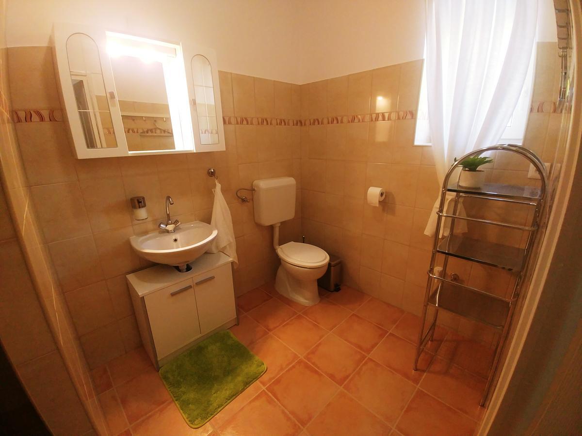 Sarok Apartmanház Makó Exterior foto